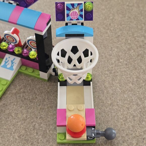 LEGO Friends 41127 Amusement Park Arcade 100% Complete Set w/ Manual & Mini Doll - Picture 6 of 13